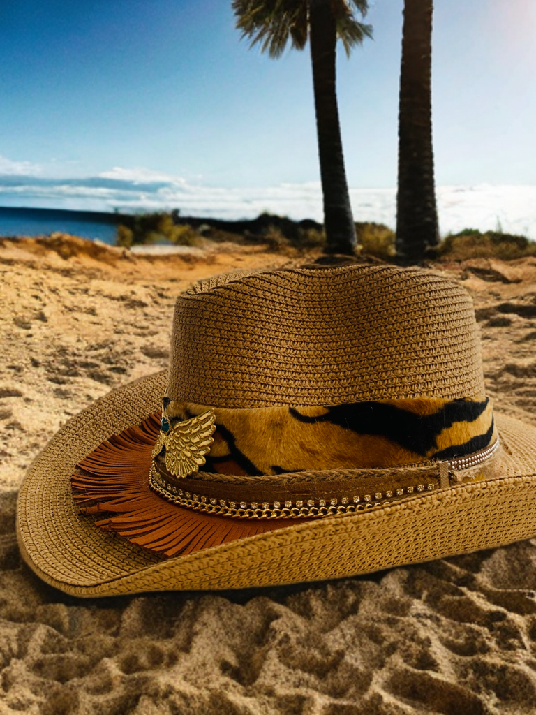 Sombrero vaquero camel alas doradas.