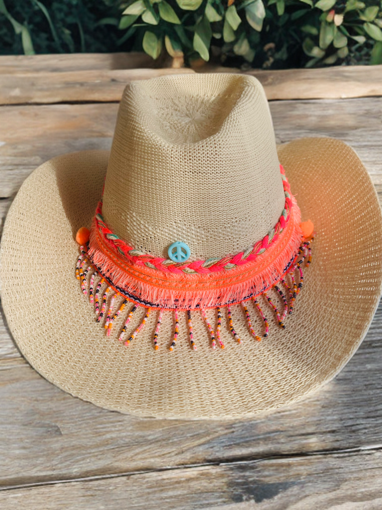 Sombrero ibicenco naranja.