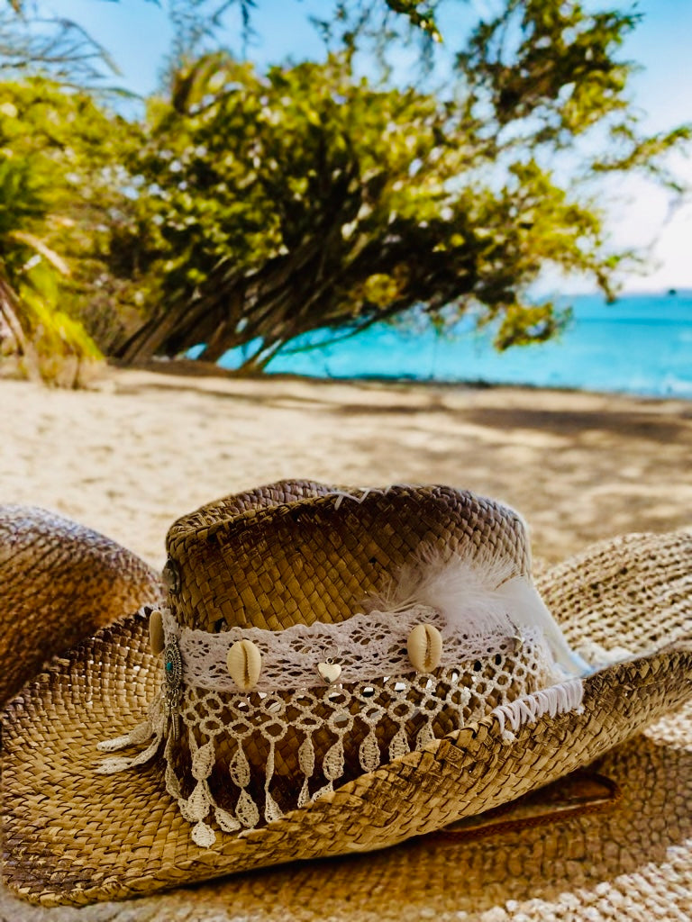 Sombrero Ibicenco conchas.