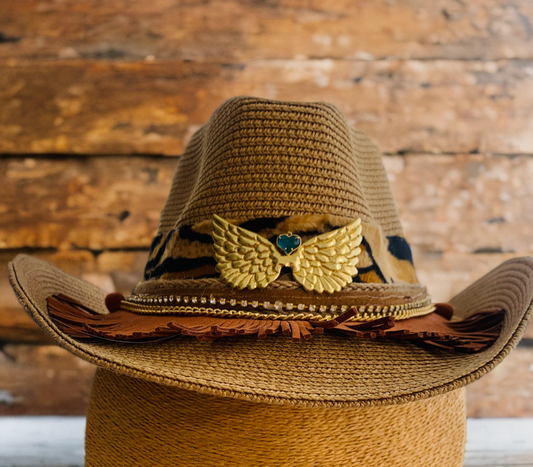 Sombrero vaquero camel alas doradas.