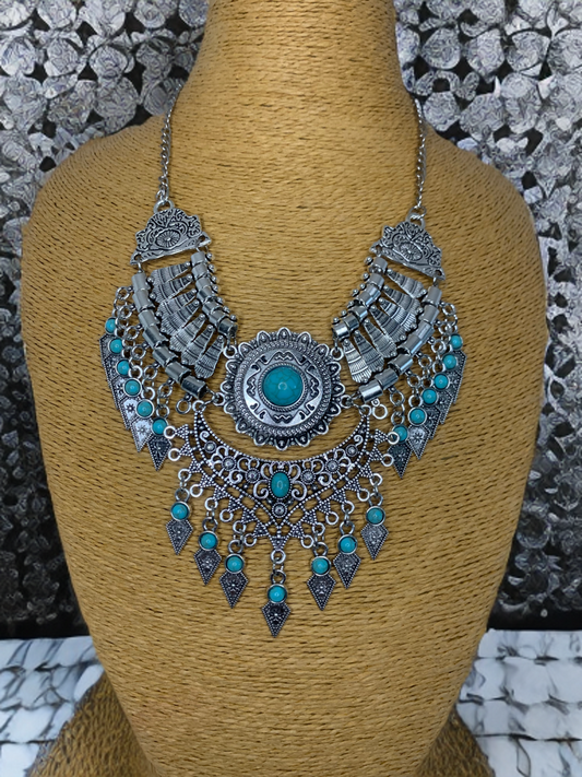 Maxi collar étnico.